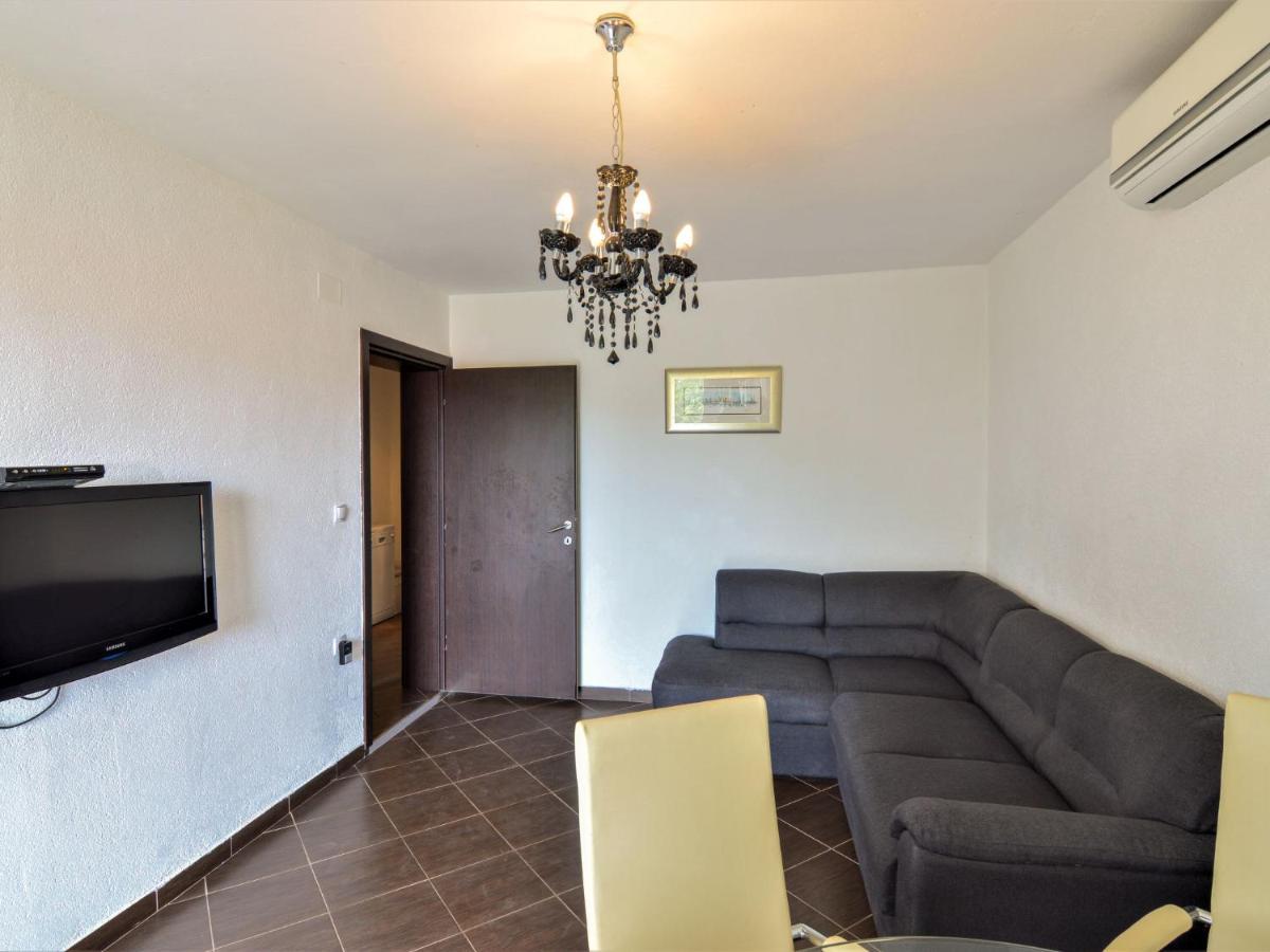 Apartment Josip - Vod201 By Interhome Tribalj 외부 사진